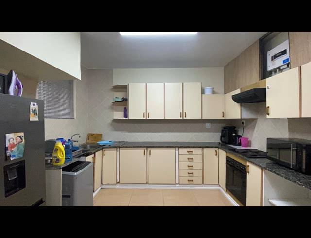1.5 BEDROOM FLAT FOR SALE IN GLENWOOD